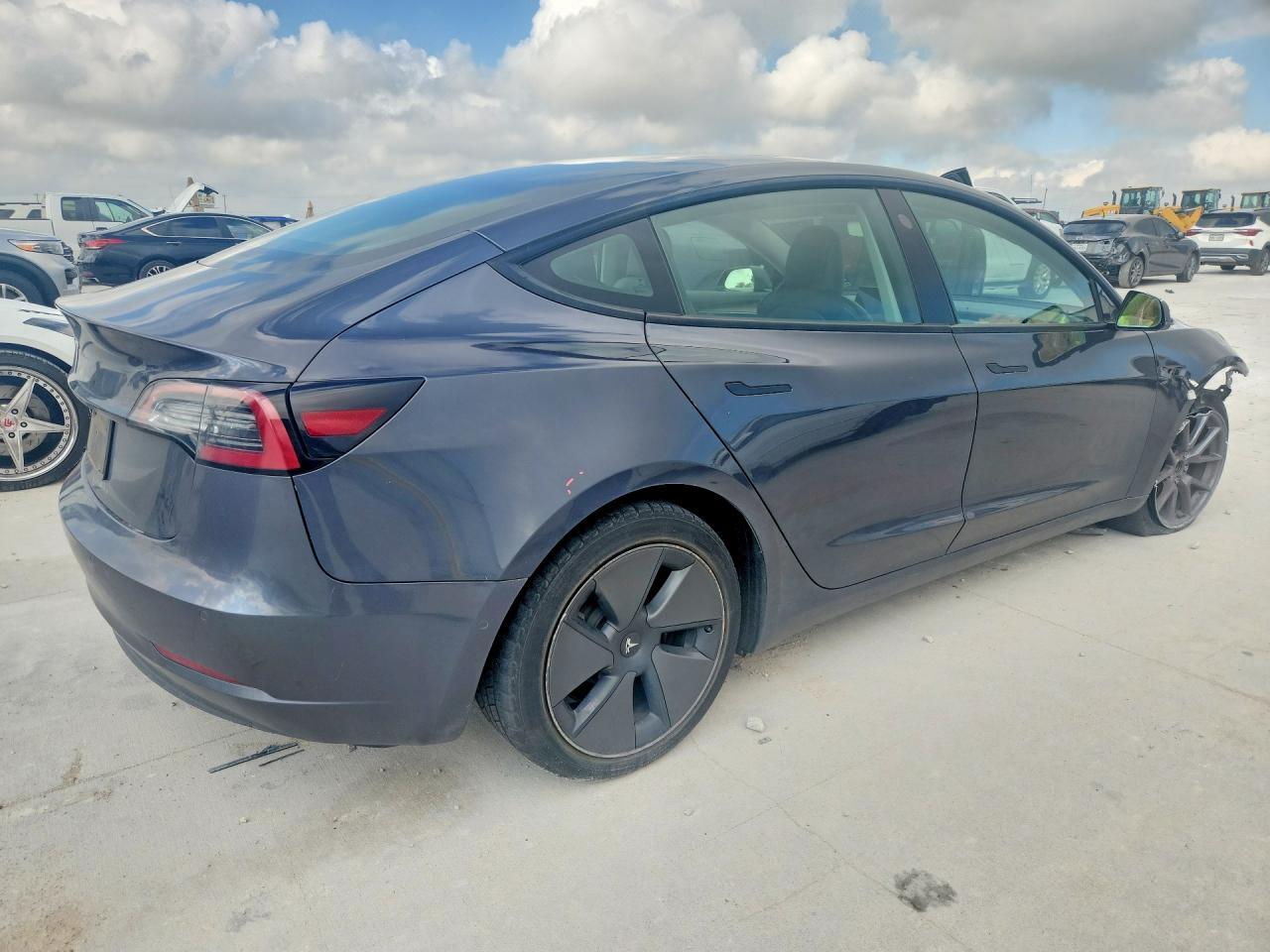 2021 Tesla Model 3 - Image 3