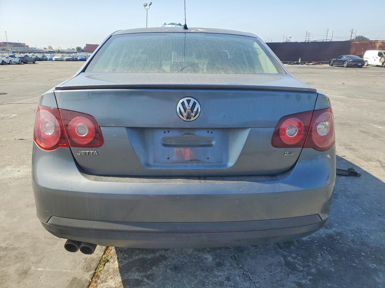 2010 Volkswagen Jetta Limited - Фото 6