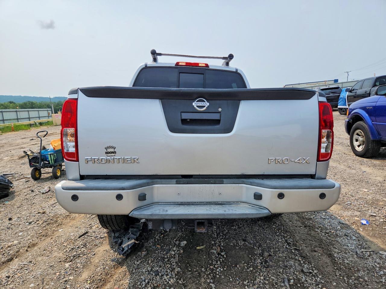 2015 Nissan Frontier Pro-4X - Image 6