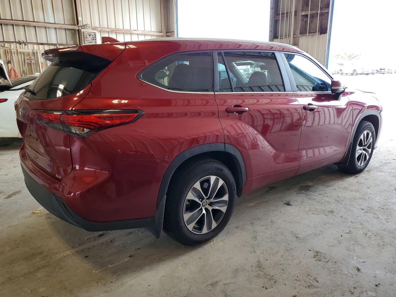 2023 Toyota Highlander Xle - Image 3