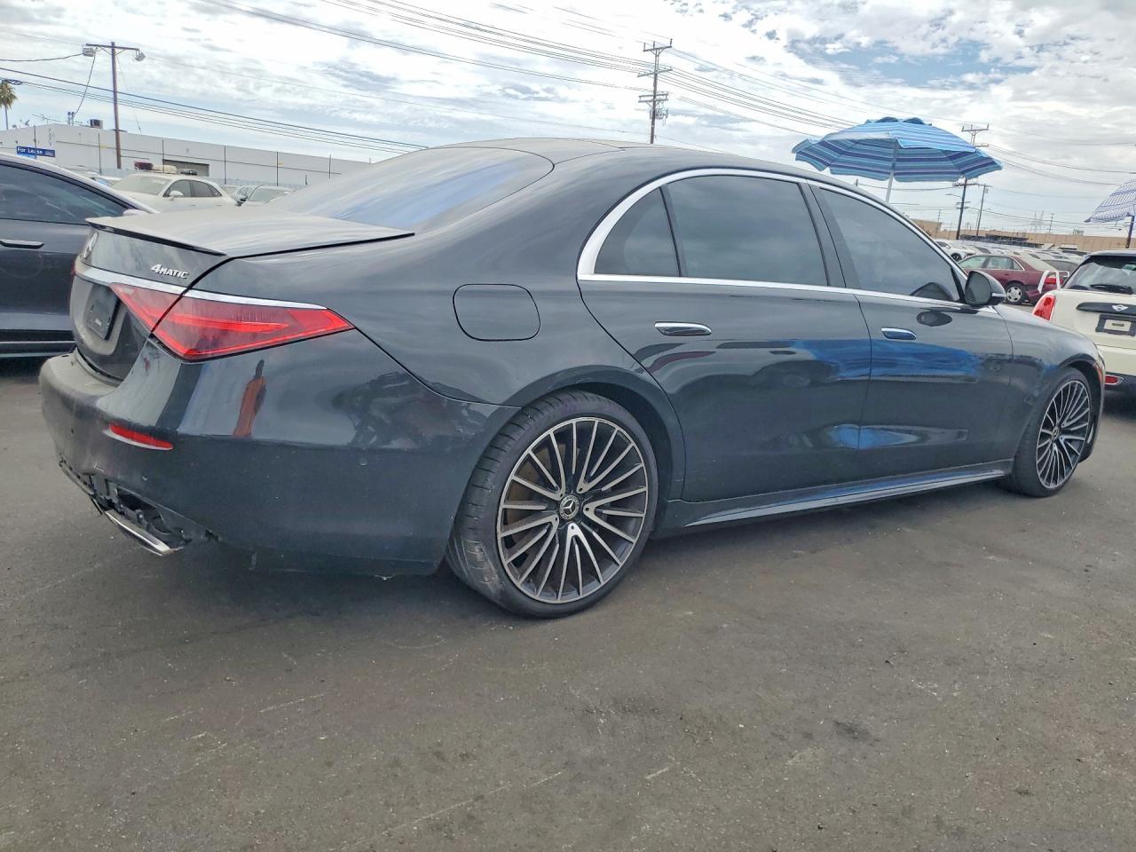 2022 Mercedes-Benz S 500 4Matic - Image 3