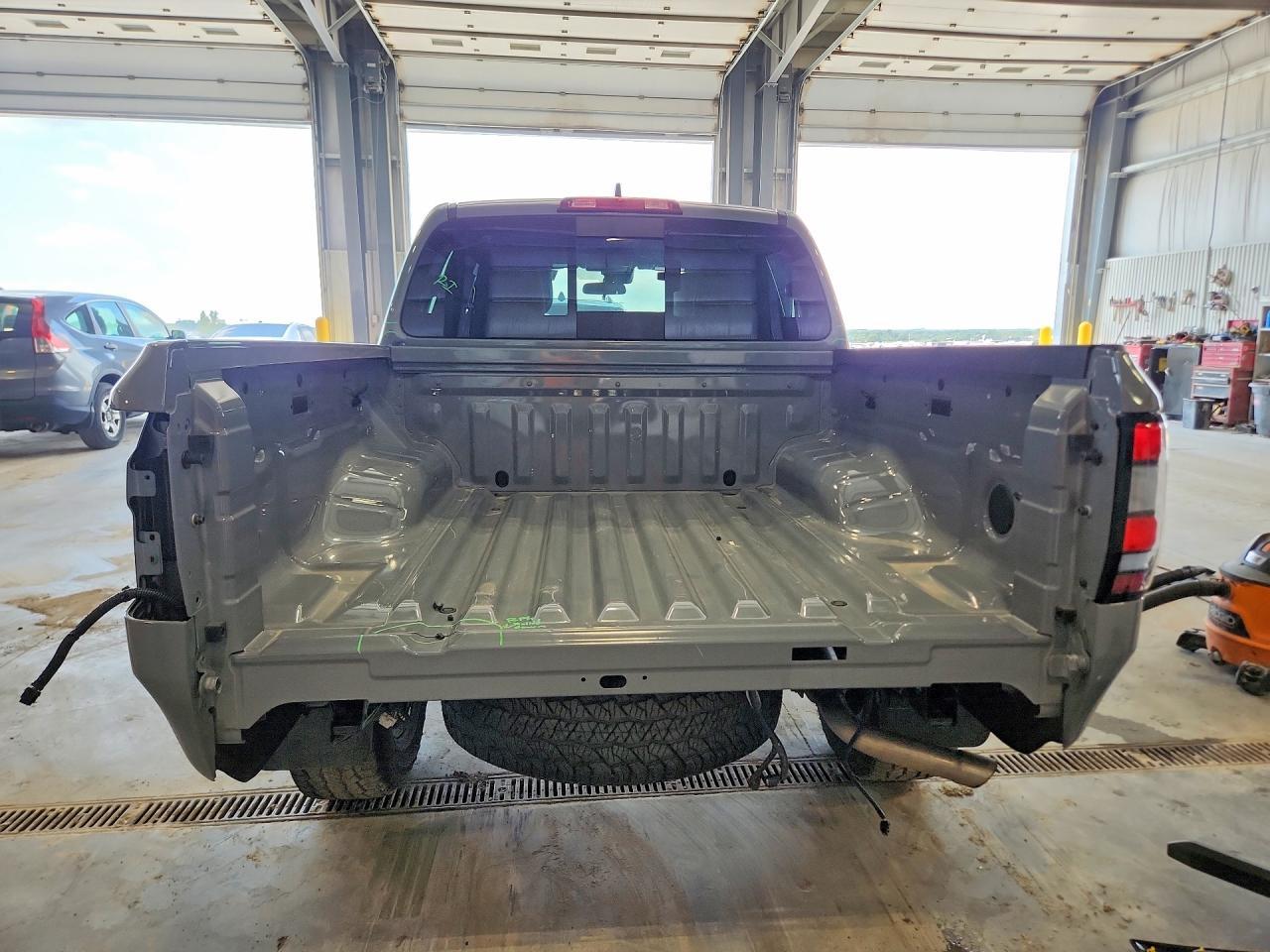 2025 Nissan Frontier Pro-4X - Фото 6