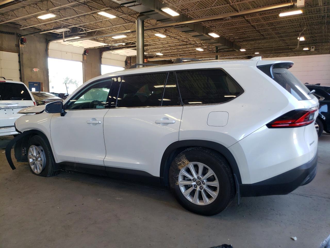 2025 Toyota Grand Highlander Hybrid Xle - Image 2