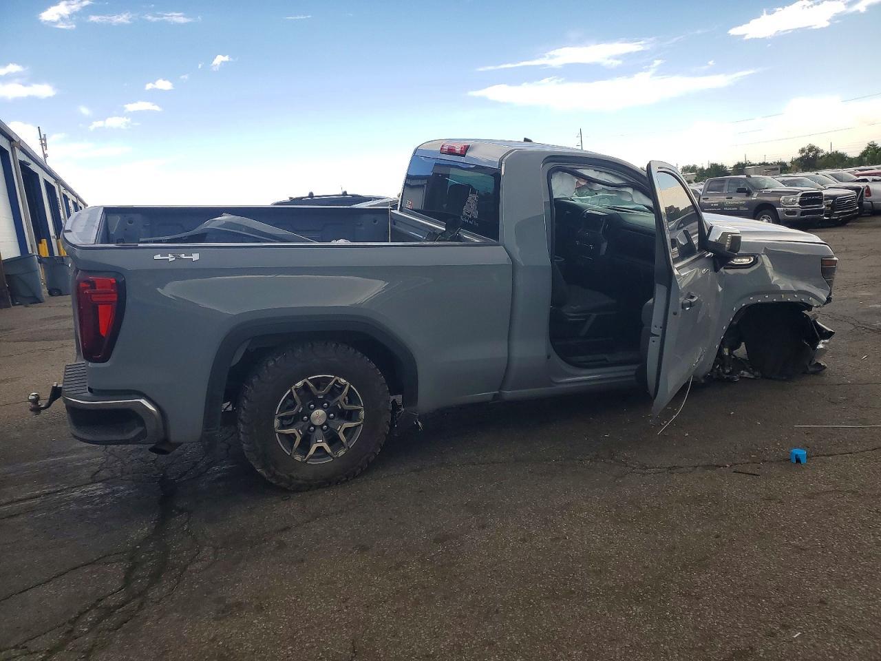 2024 GMC Sierra K1500 - Image 3