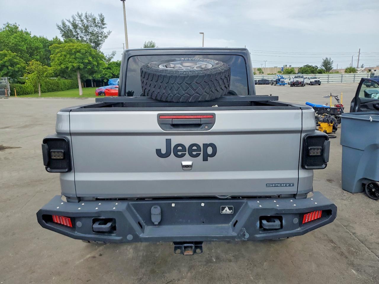 2020 Jeep Gladiator Sport - Image 6
