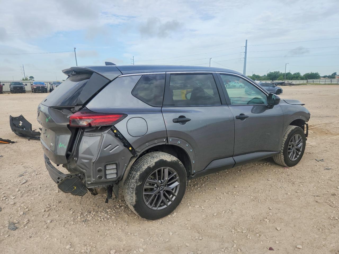 2023 Nissan Rogue S - Фото 3
