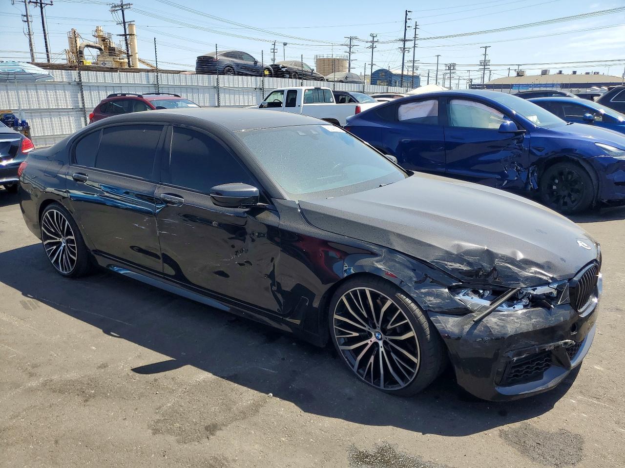 2019 BMW 740 I - Фото 4