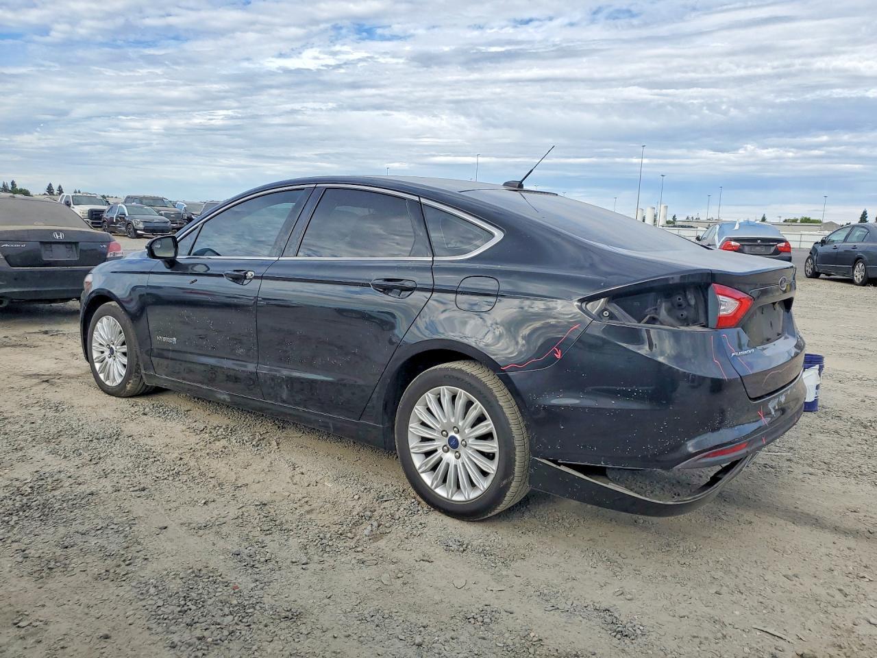 2014 Ford Fusion Se Hybrid - Image 2