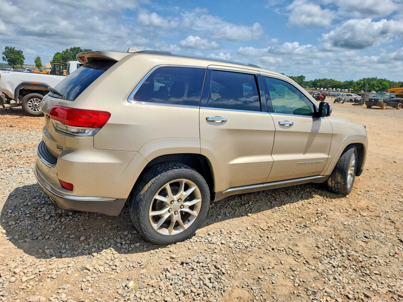 2014 Jeep Grand Cherokee Summit - Image 3