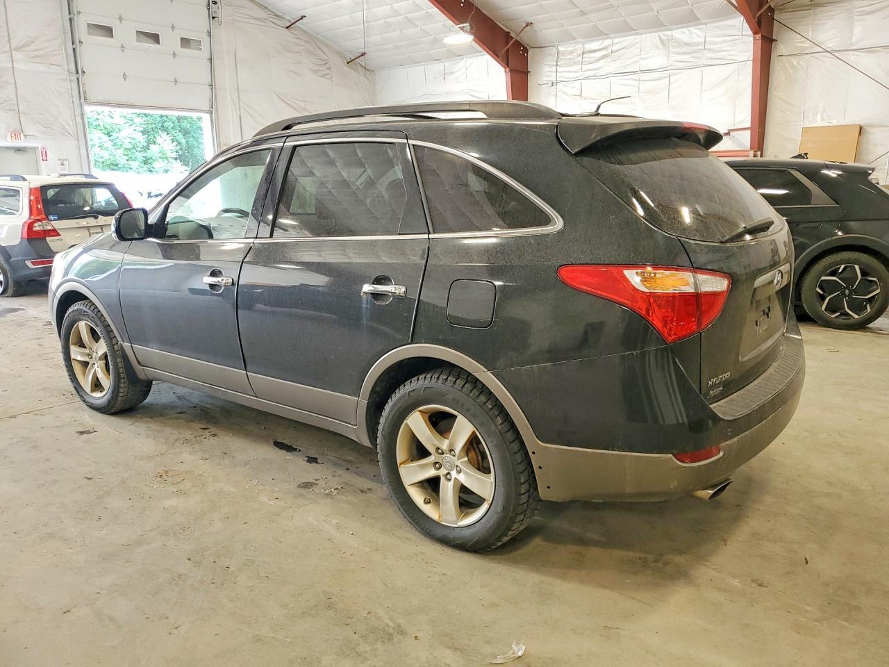 2010 Hyundai Veracruz - Image 2