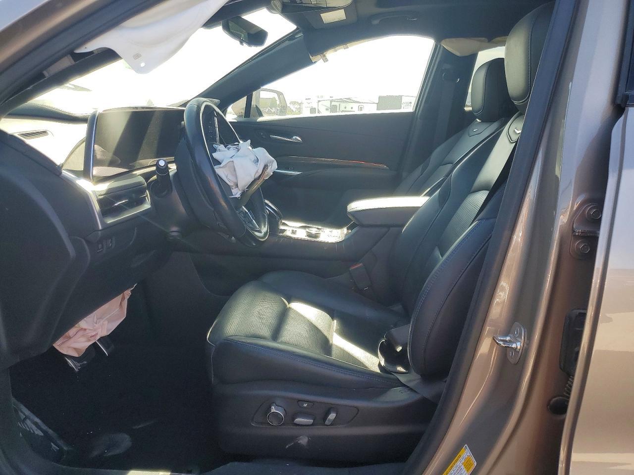 2024 Cadillac Xt4 Sport - Image 7