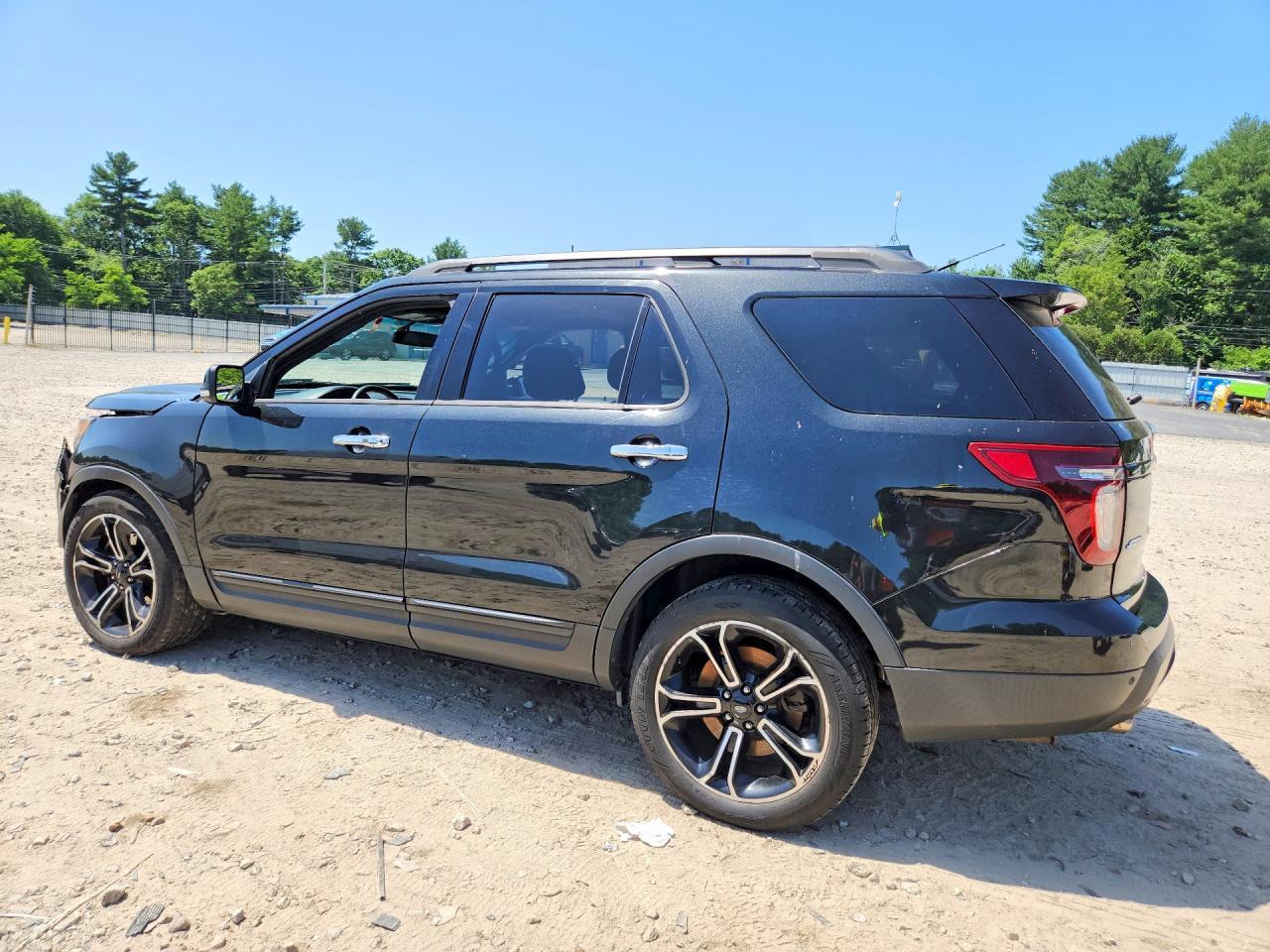 2014 Ford Explorer Sport - Image 2