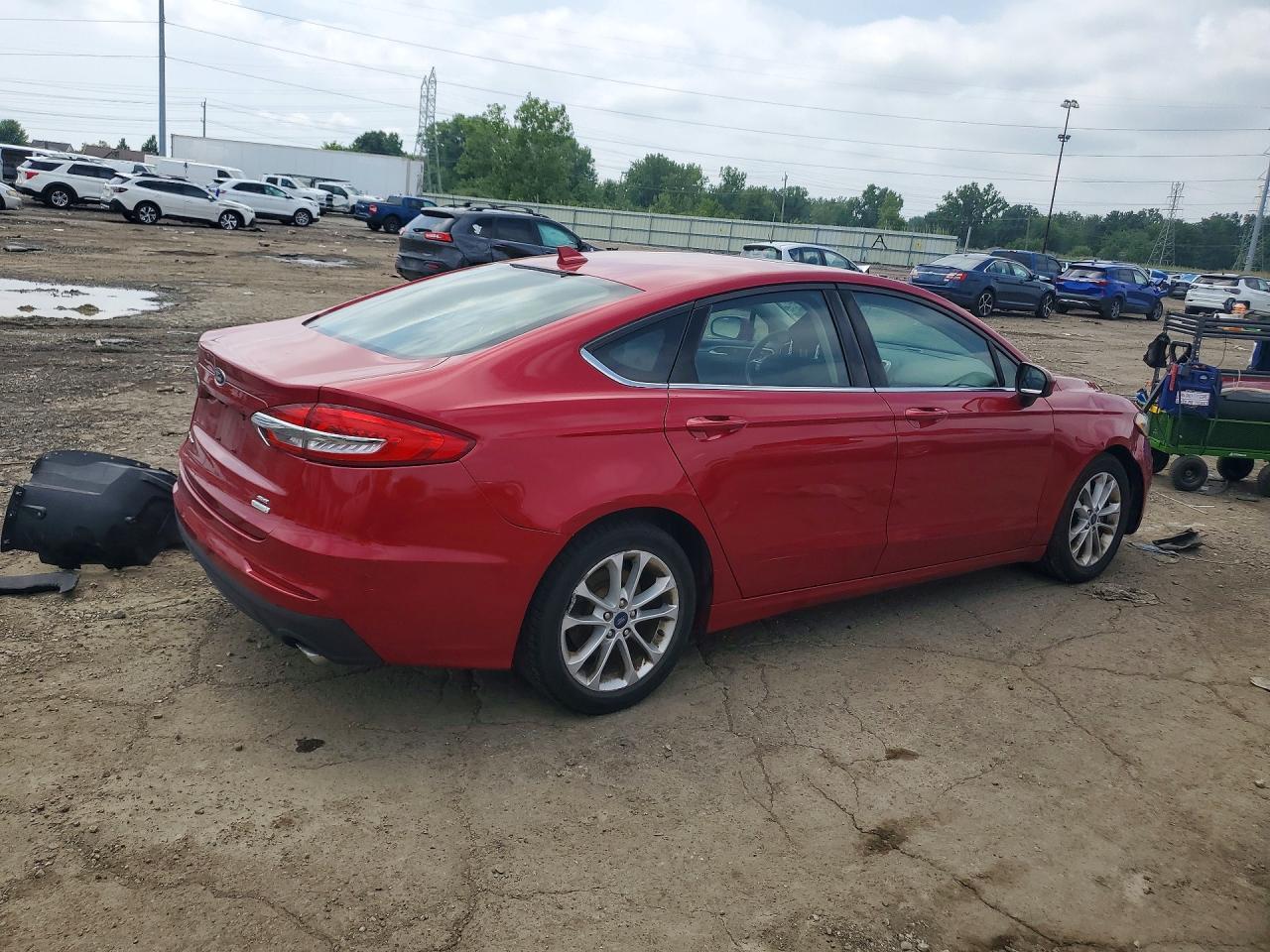 2020 Ford Fusion Se - Фото 3