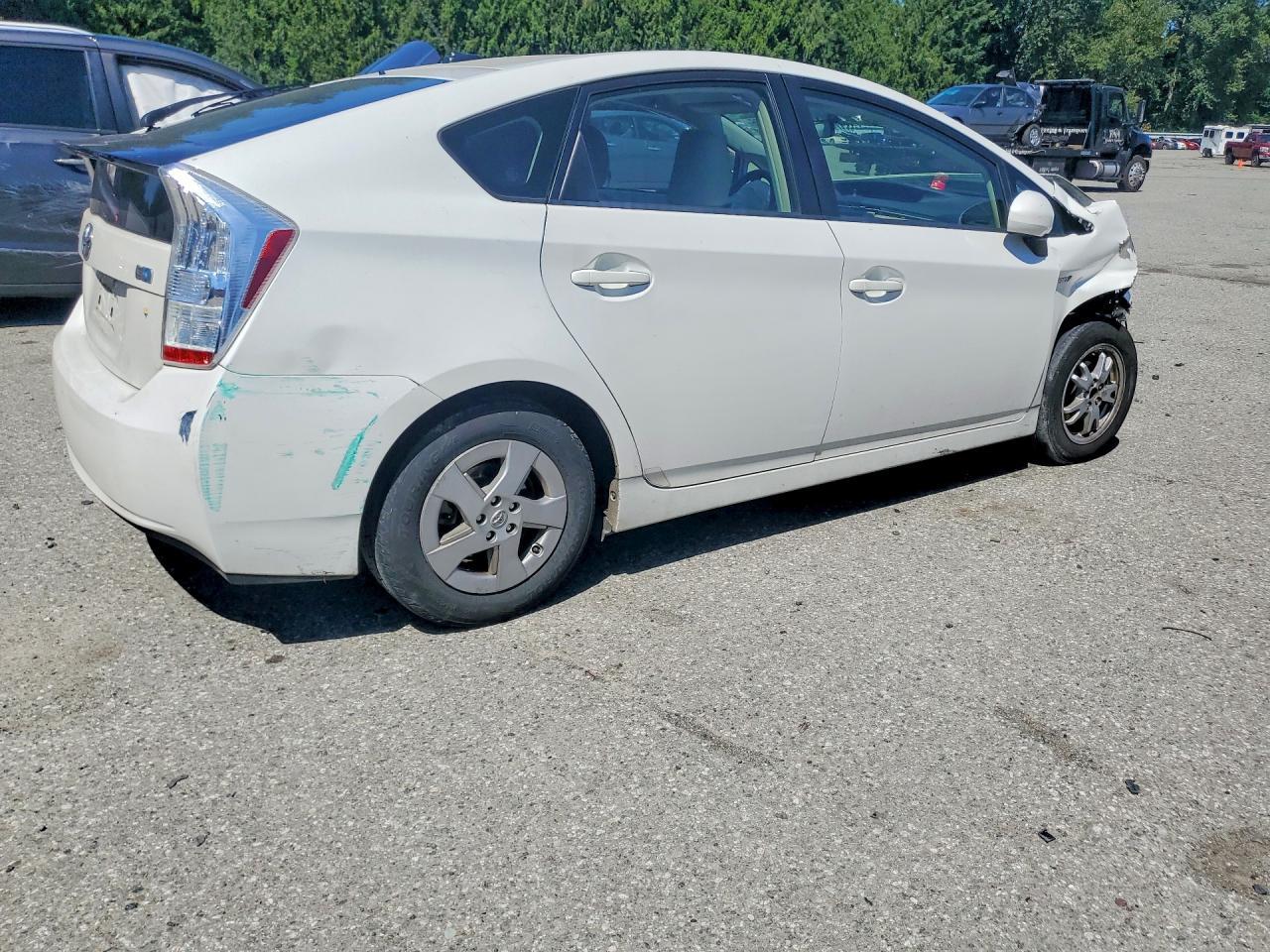 2010 Toyota Prius Iii - Фото 3