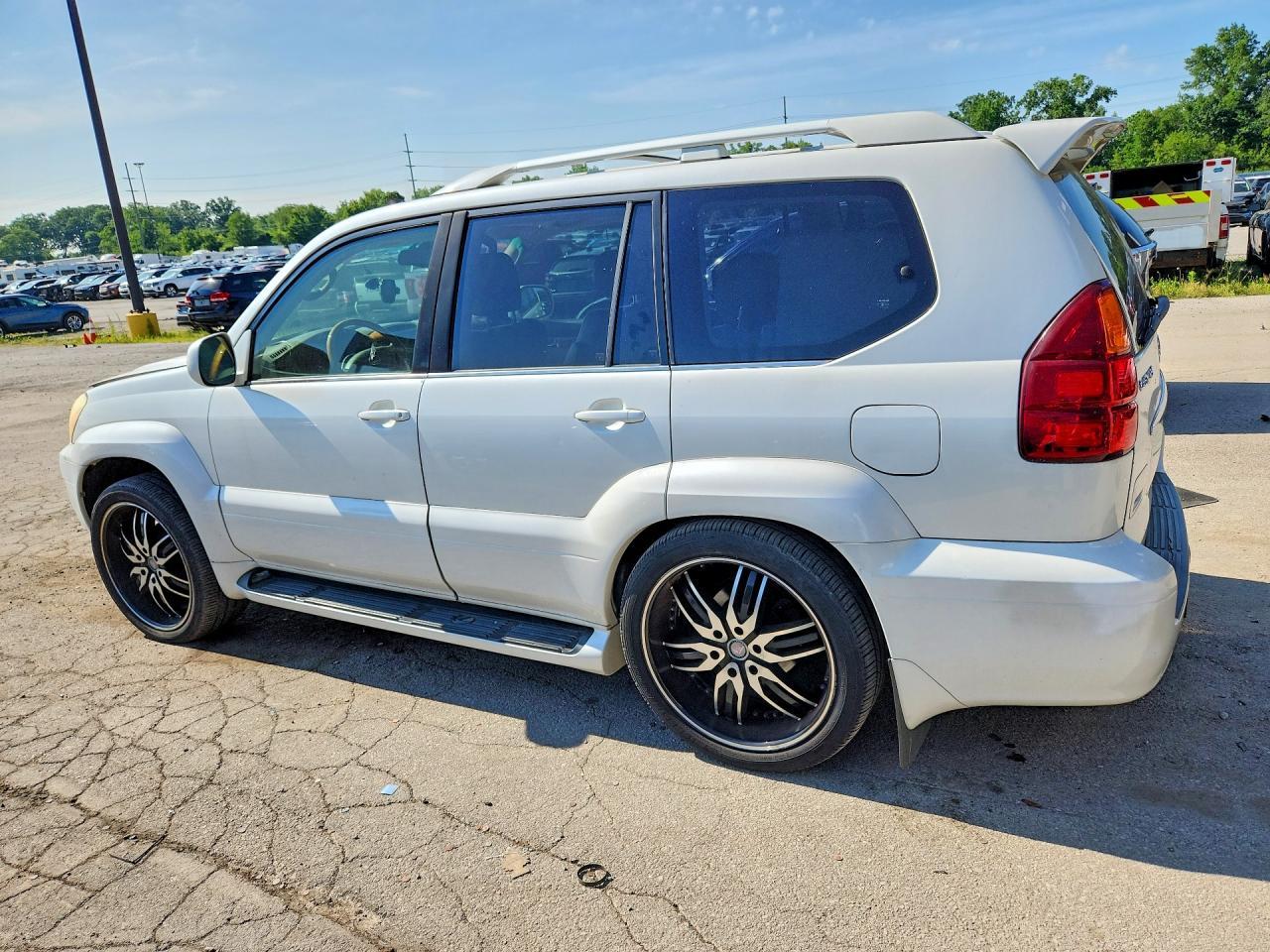 2004 Lexus Gx 470 - Image 2