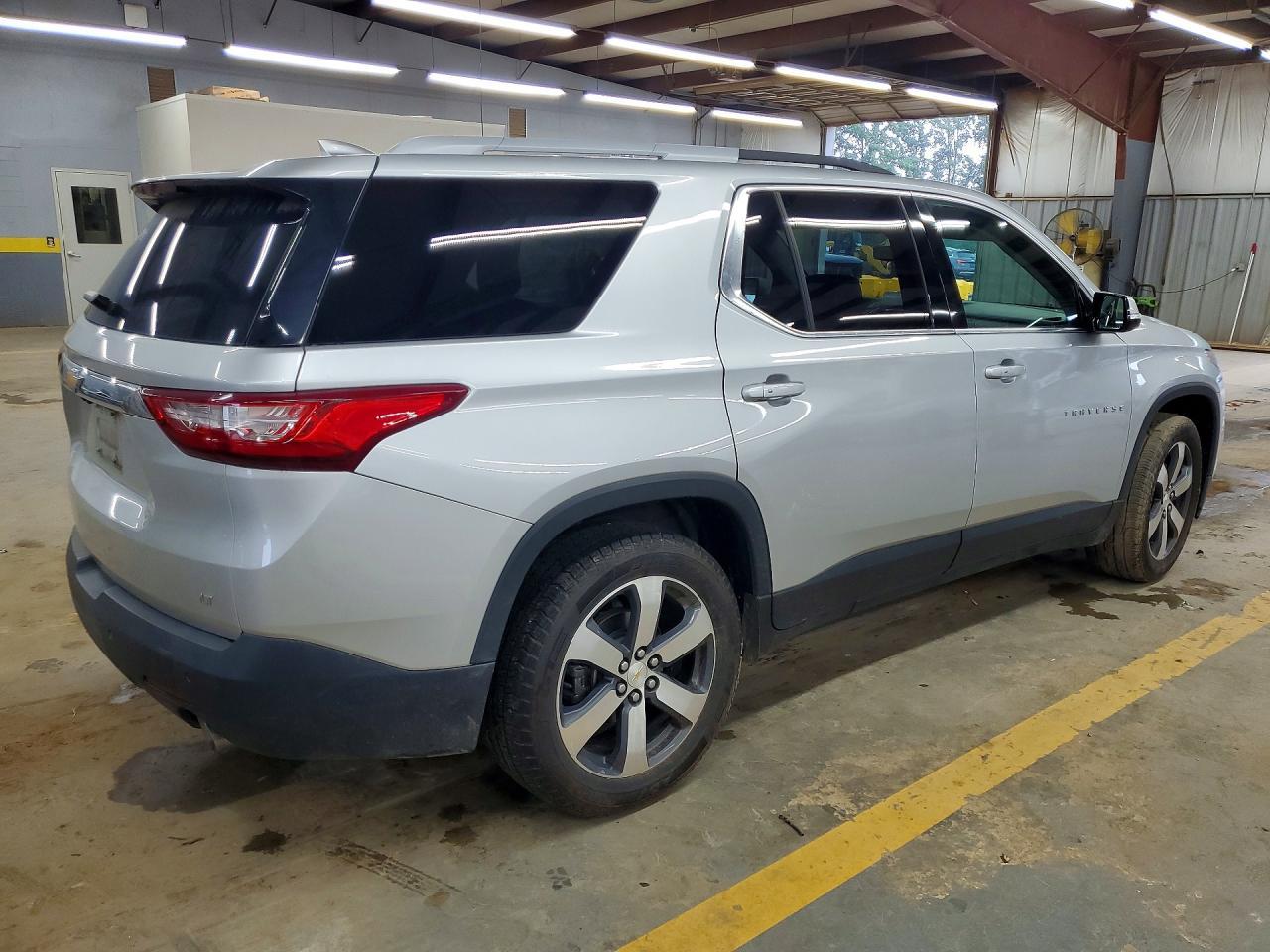 2018 Chevrolet Traverse Lt - Фото 3