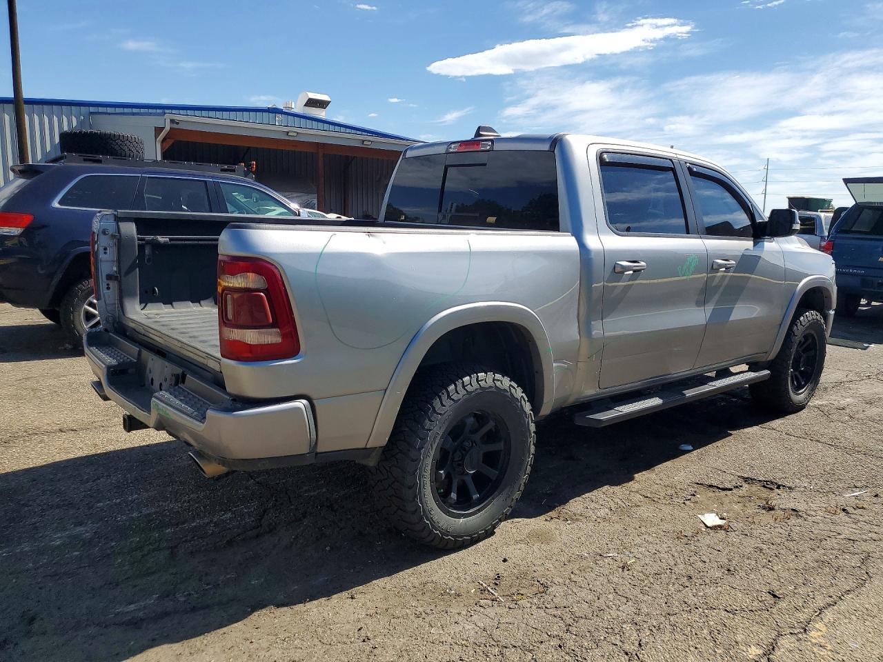2020 Ram 1500 Laramie - Фото 3