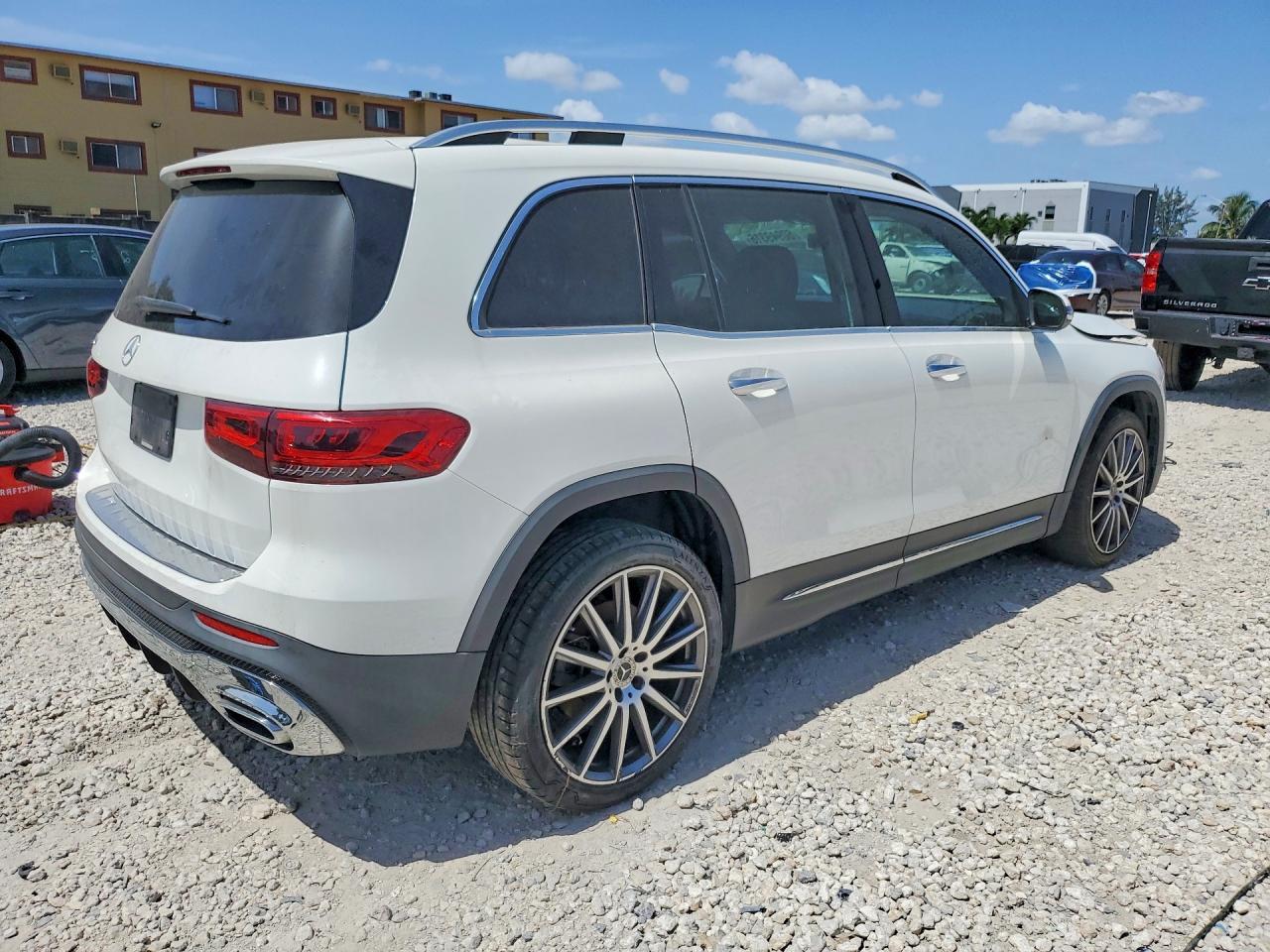 2021 Mercedes-Benz Glb 250 - Фото 3