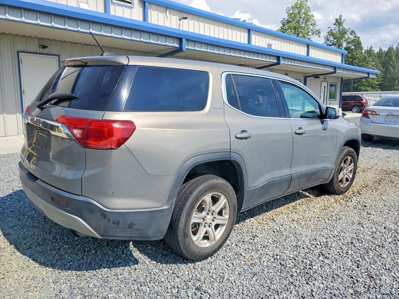 2019 GMC Acadia Sle - Image 3