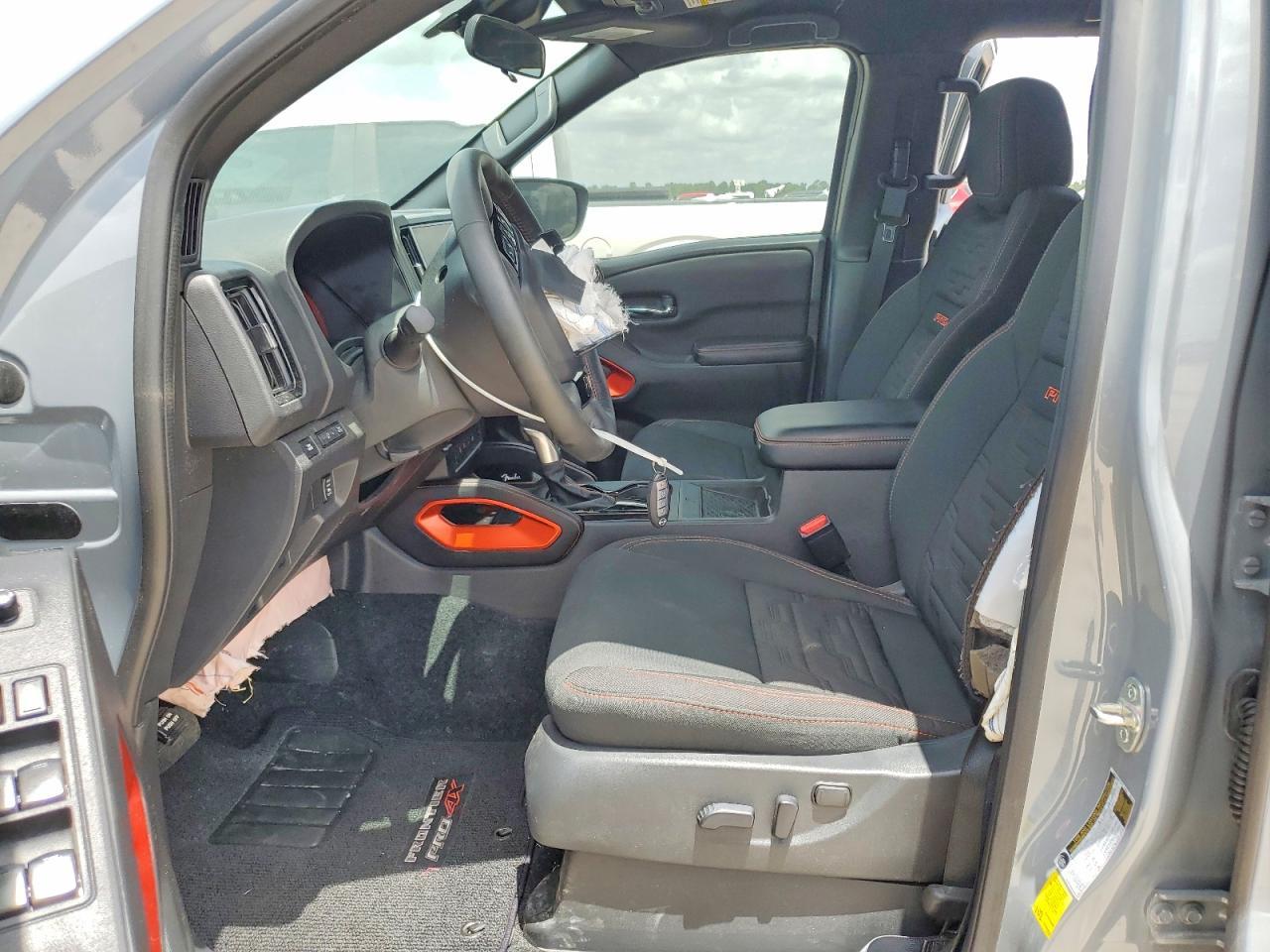 2025 Nissan Frontier Pro-4X - Image 7