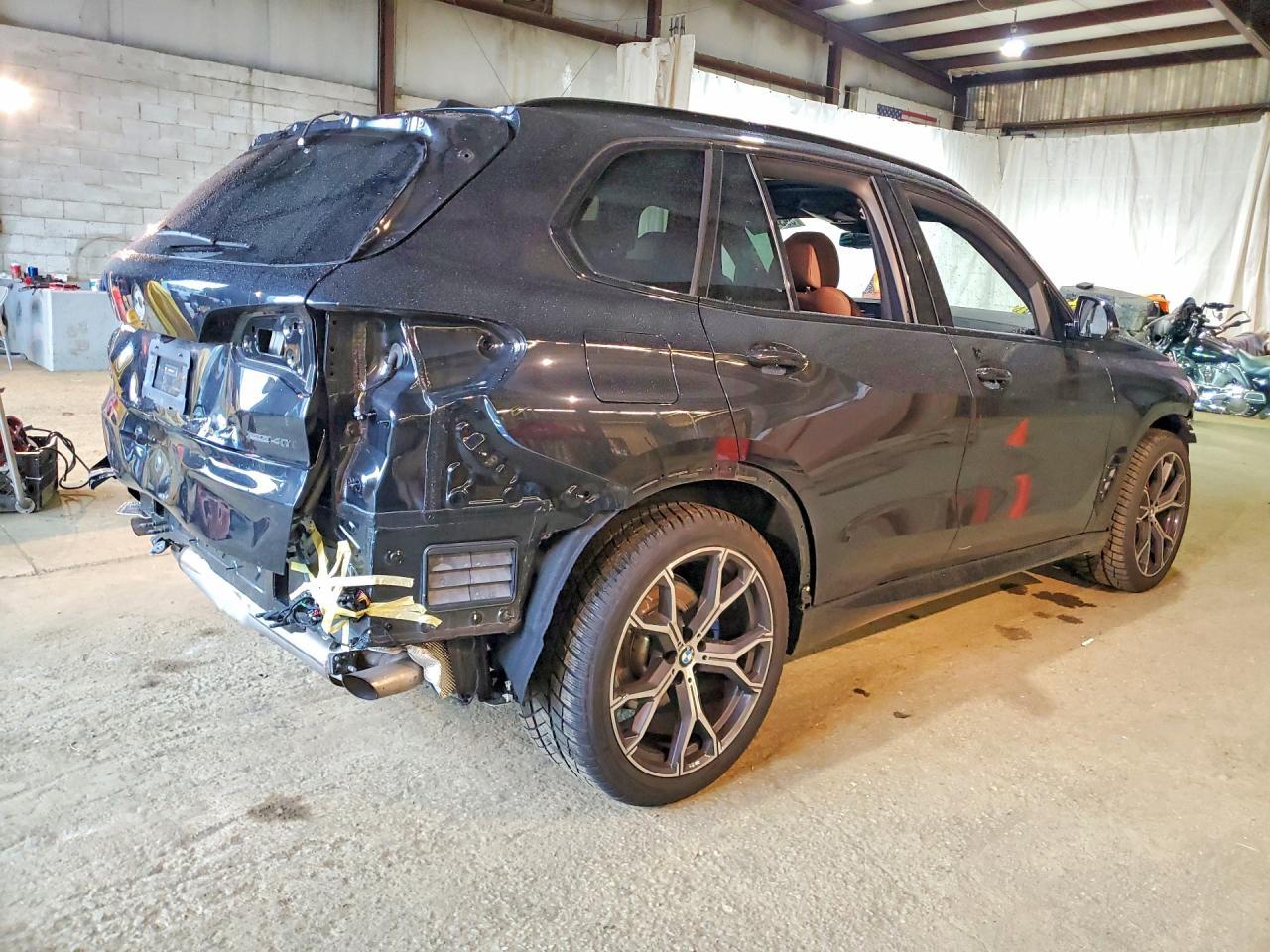 2025 BMW X5 xDrive40I - Фото 3