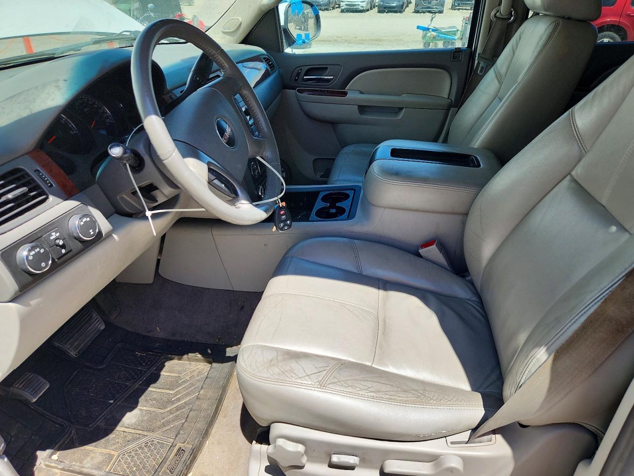 2012 GMC Yukon Xl K1500 Slt - Image 7