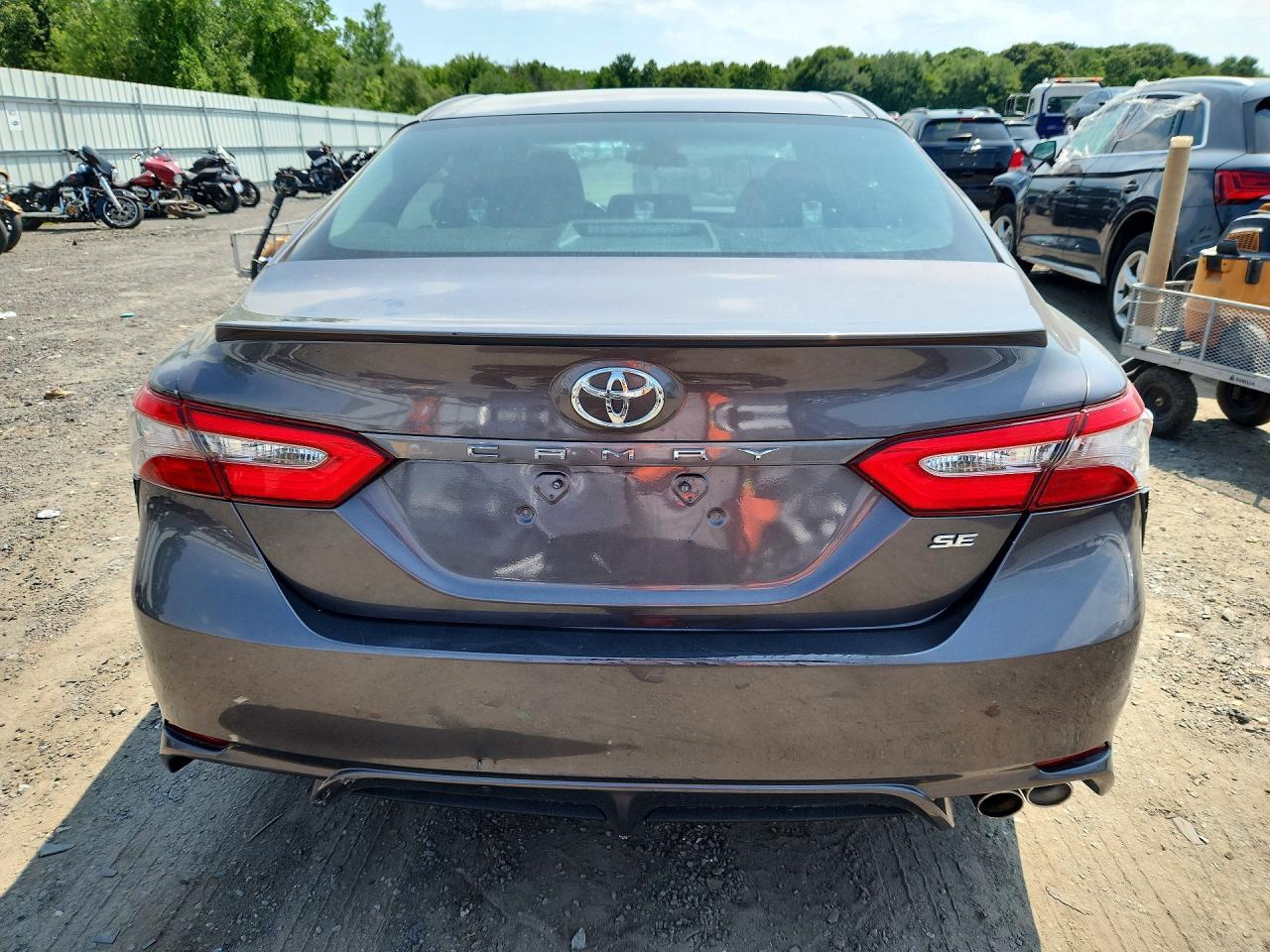 2018 Toyota Camry Se - Фото 6