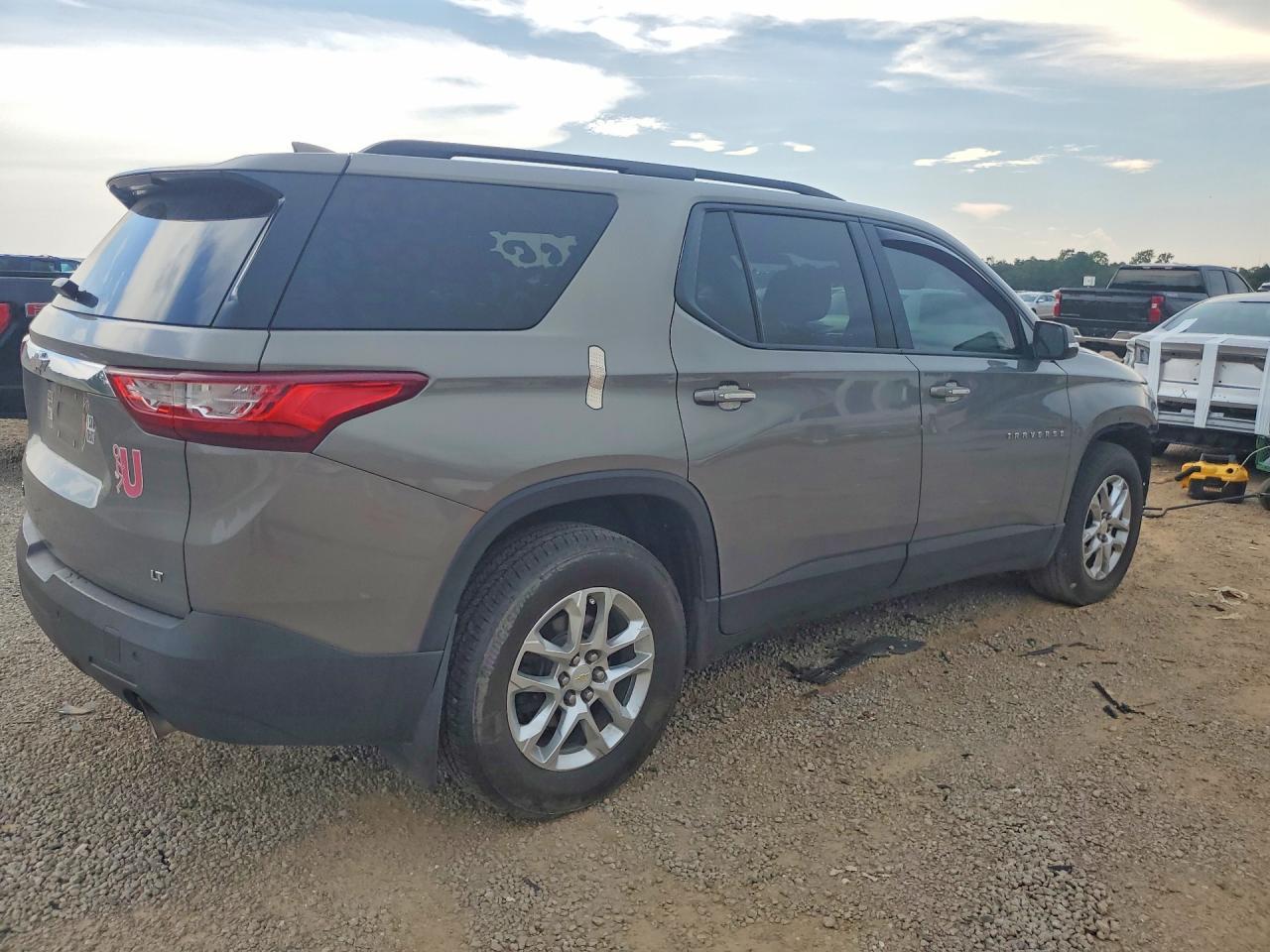 2019 Chevrolet Traverse Lt - Image 3