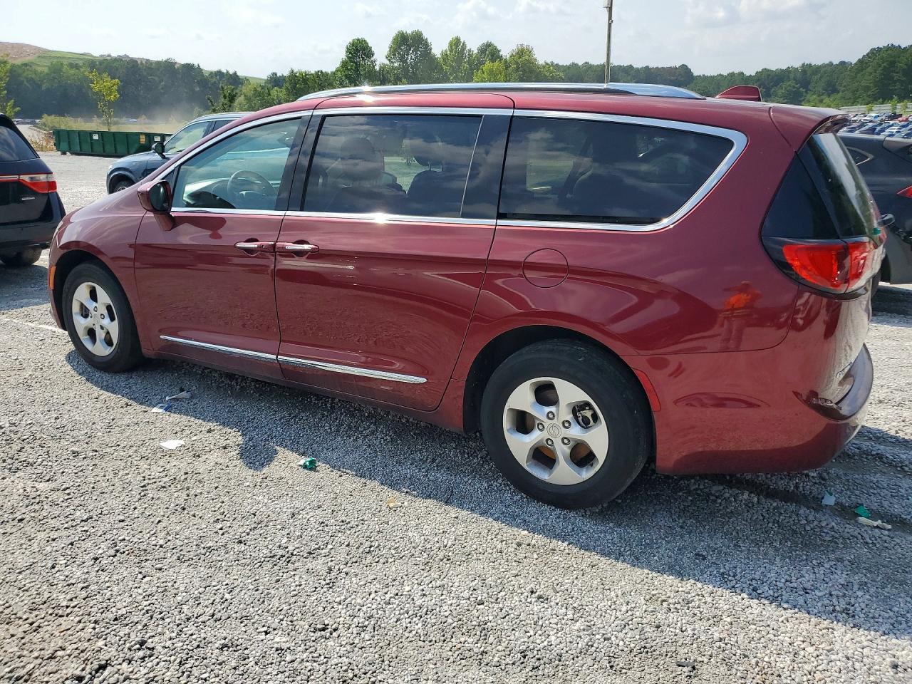 2017 Chrysler Pacifica Touring L Plus - Фото 2