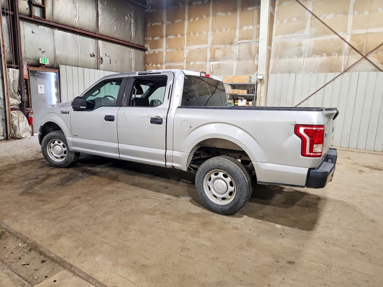 2015 Ford F150 Supercrew - Фото 2