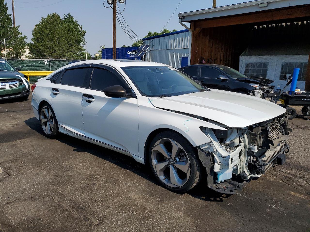 2018 Honda Accord Touring - Image 4