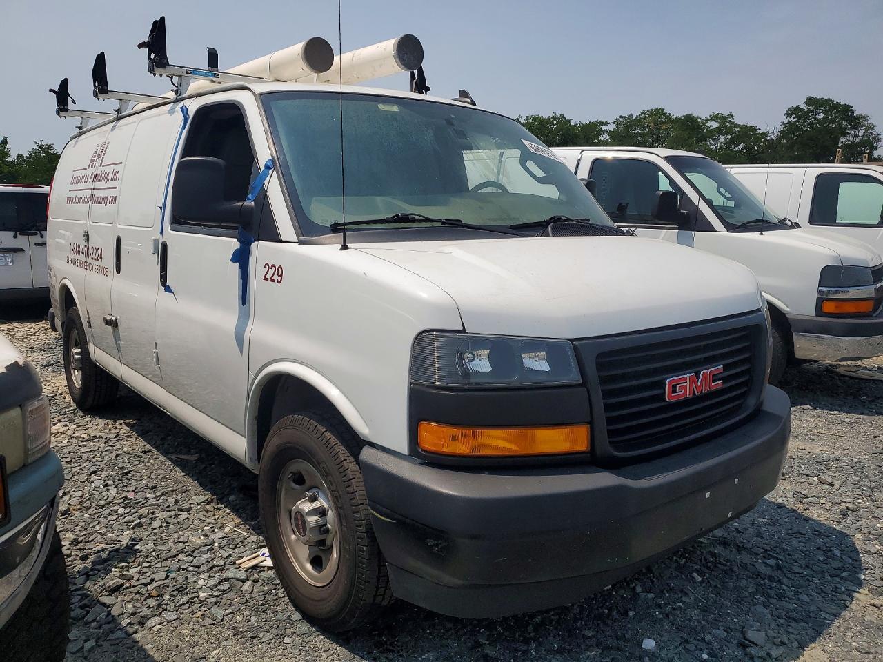 2022 GMC Savana G2500 - Фото 4