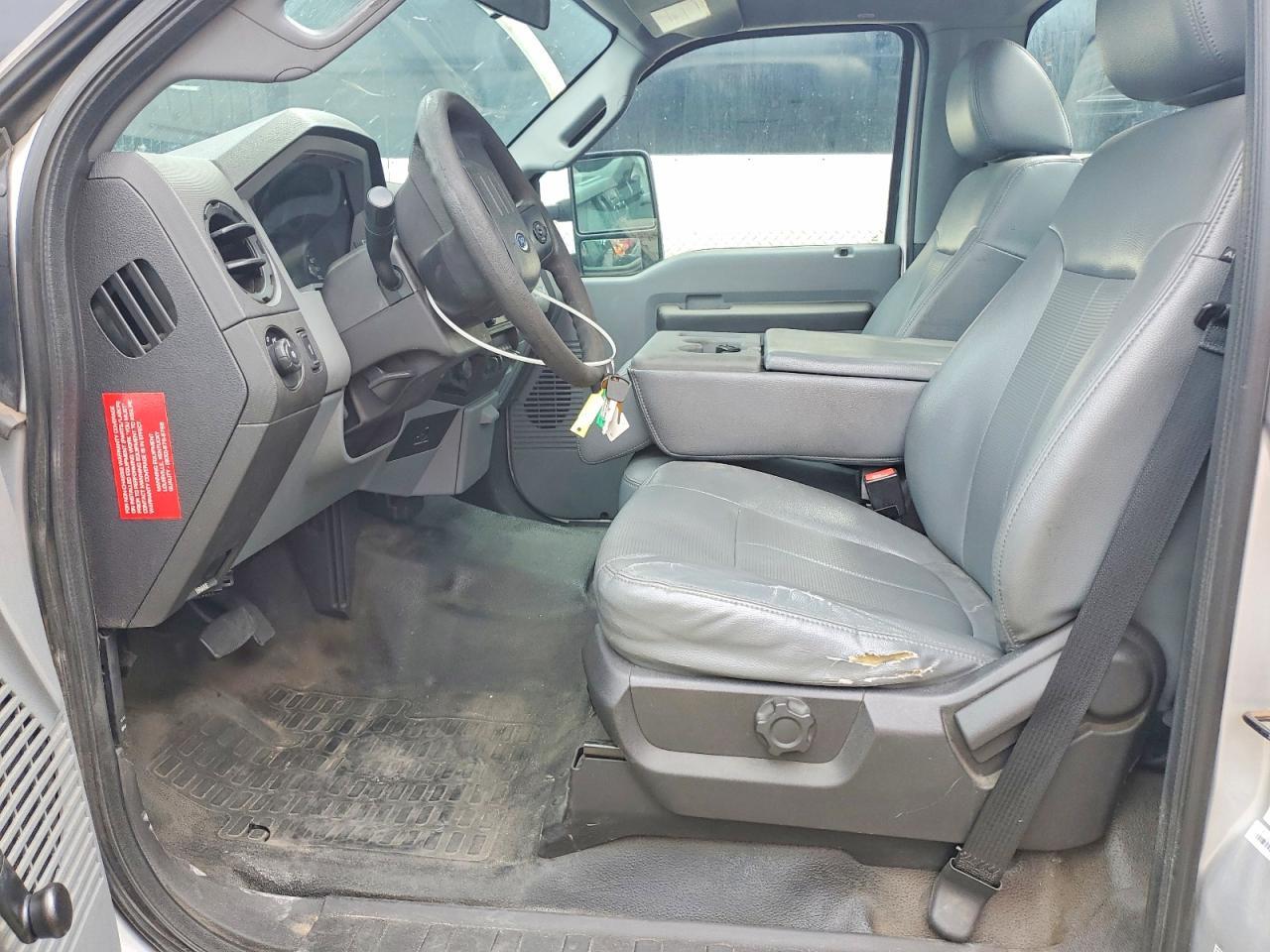 2016 Ford F450 - Image 7