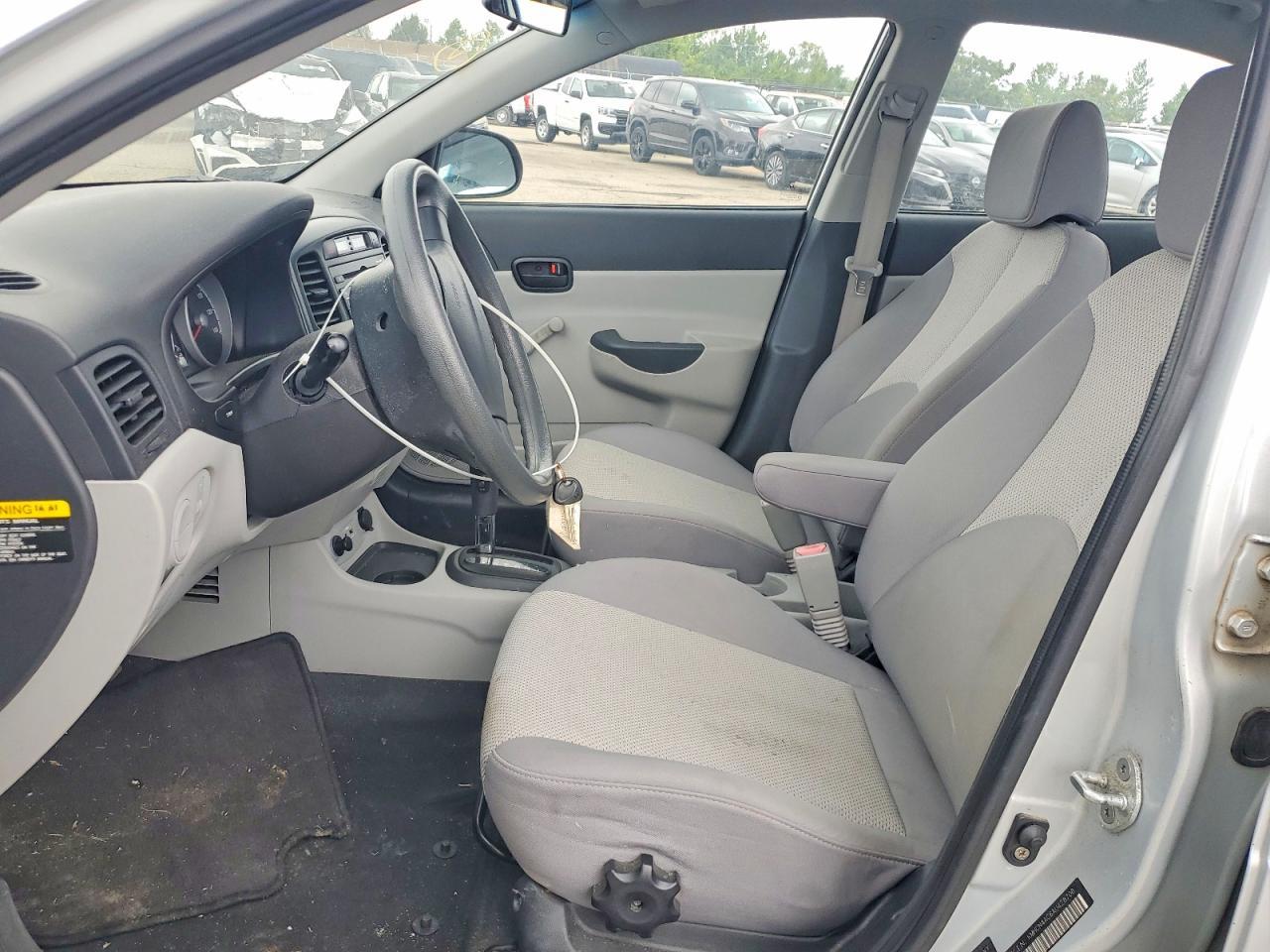 2010 Hyundai Accent Gls - Image 7