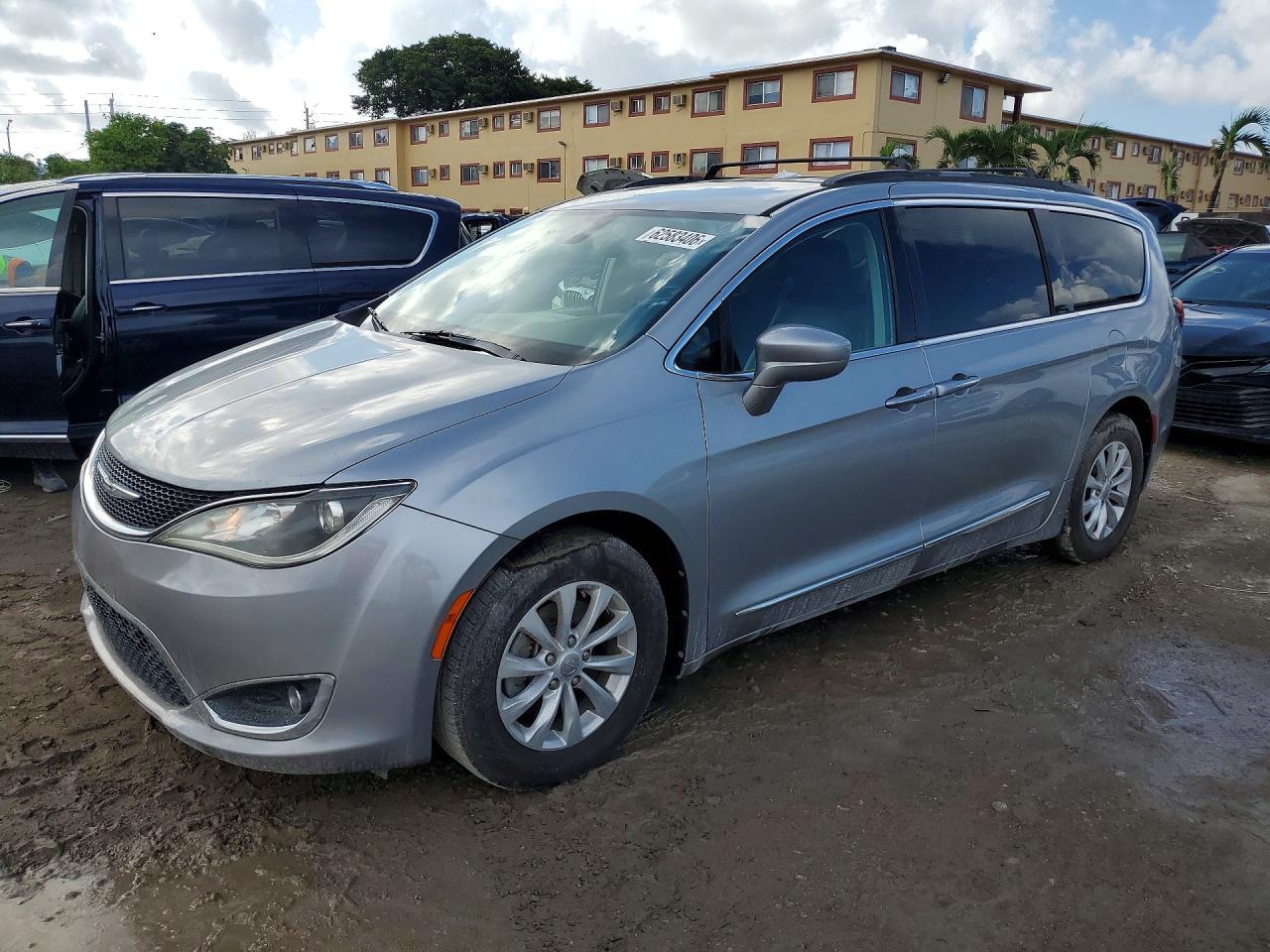 2017 Chrysler Pacifica Touring L