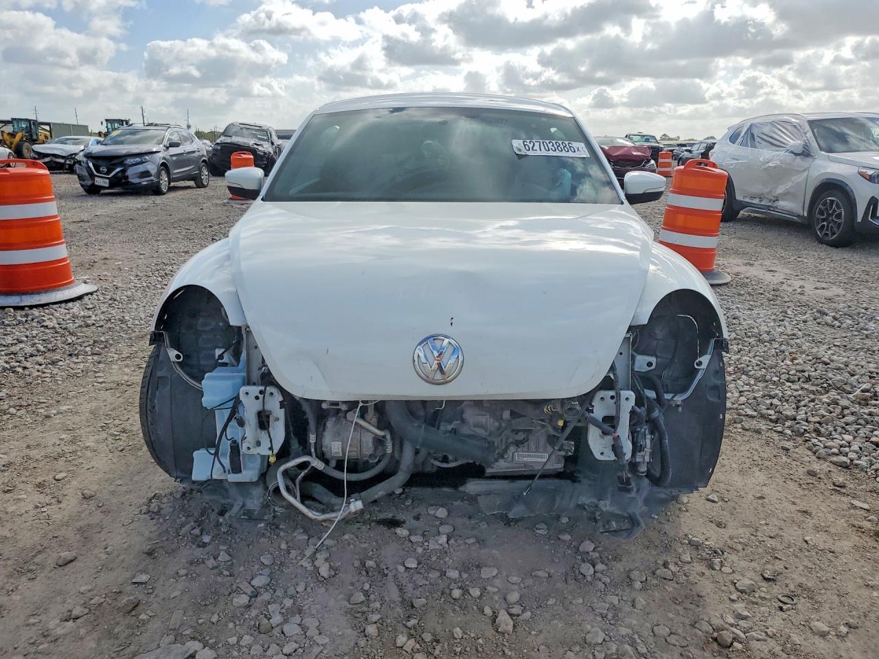 2019 Volkswagen Beetle S - Image 5