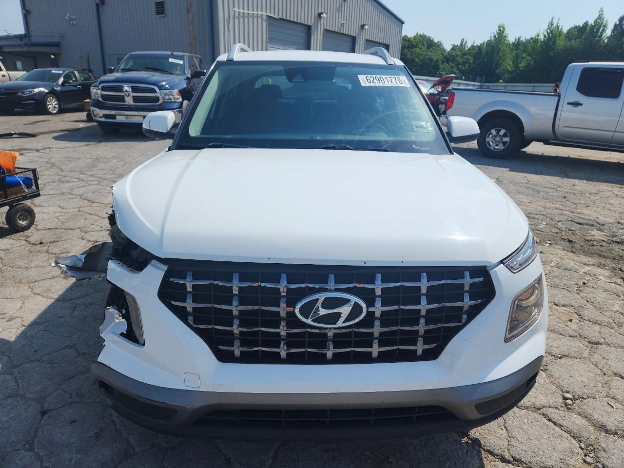2020 Hyundai Venue Sel - Image 5