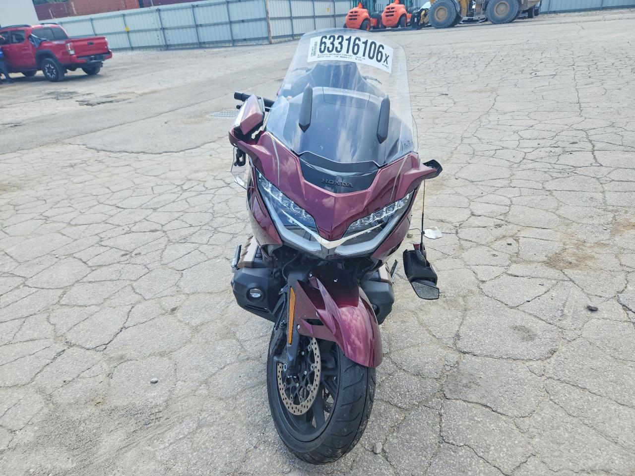 2025 Honda Gl1800 D - Фото 2