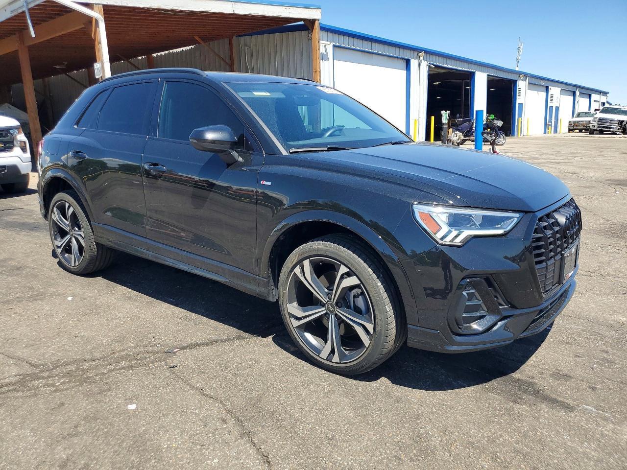 2023 Audi Q3 Premium Plus S Line 45 - Фото 4