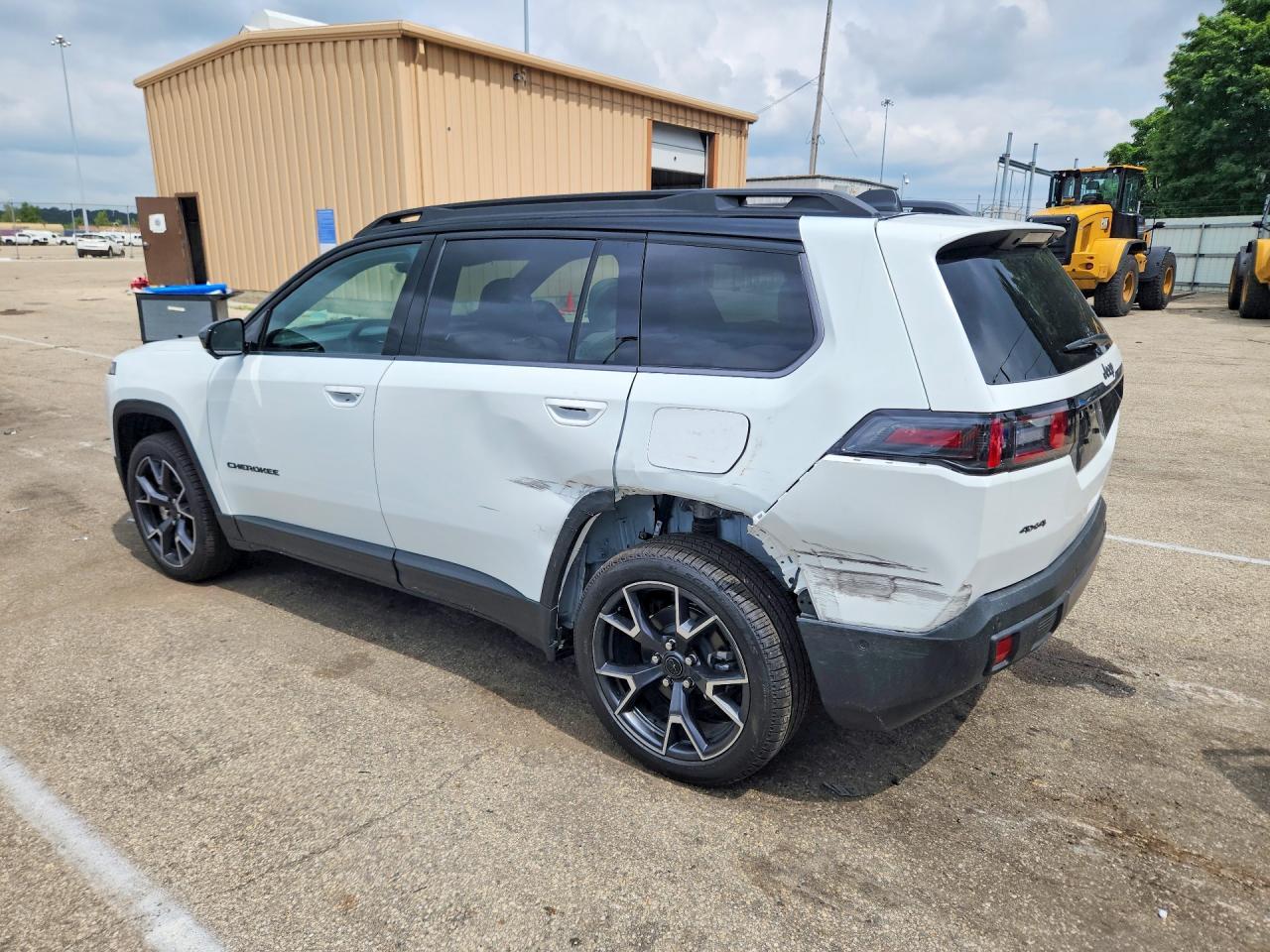 2026 Jeep Cherokee Overland - Image 2