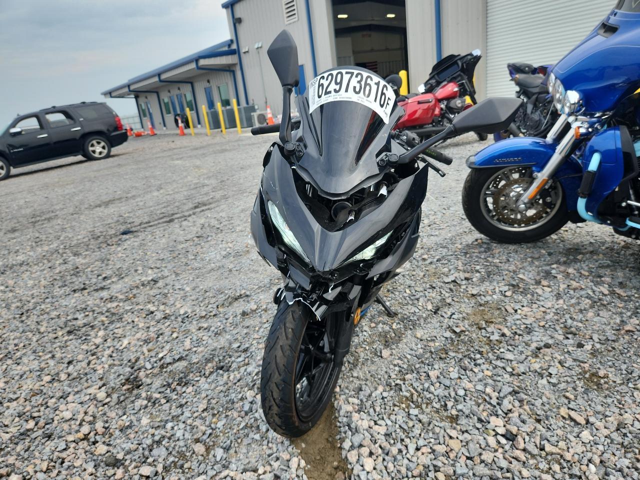 2021 Kawasaki Ex400 - Image 2