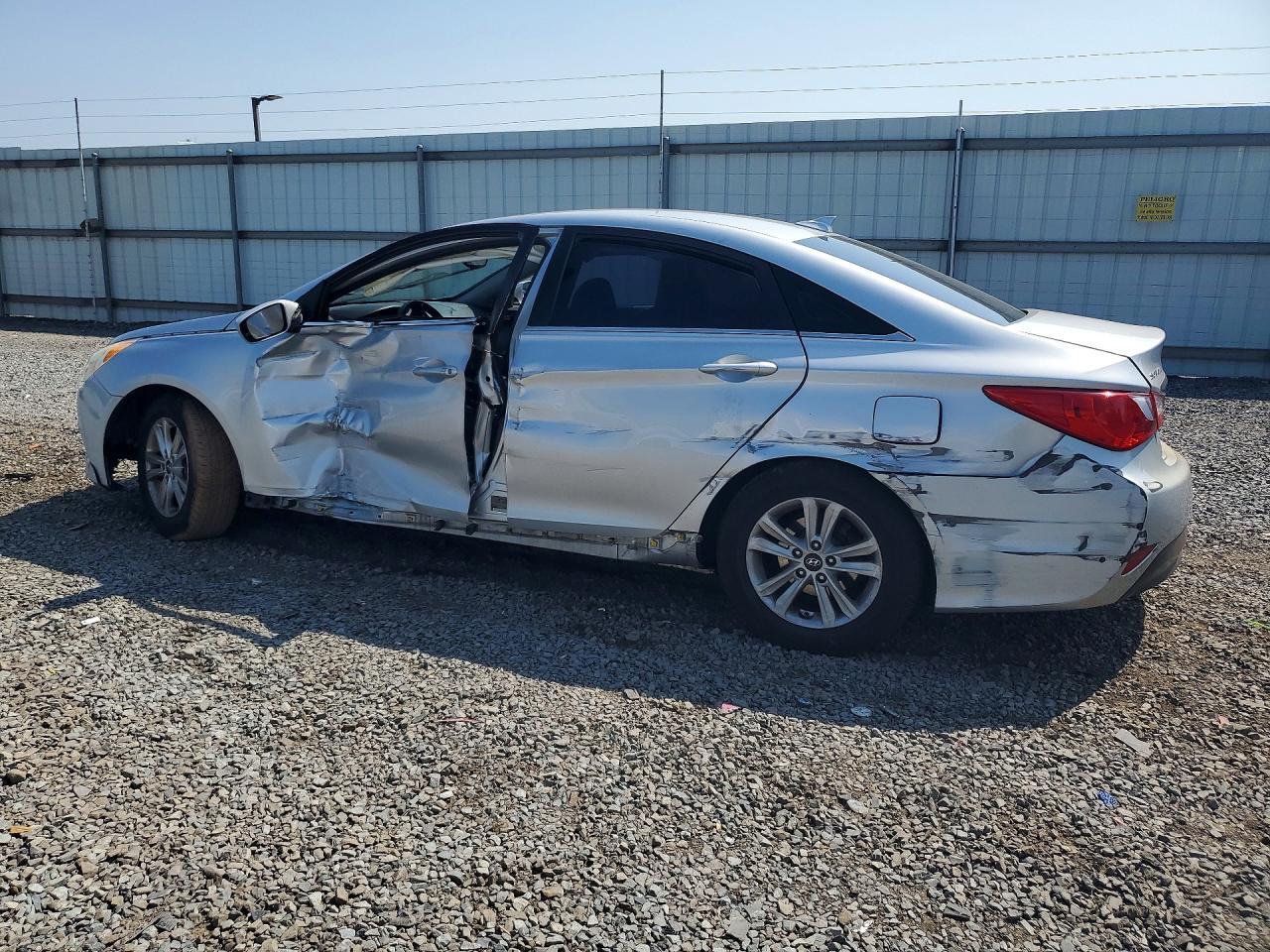 2014 Hyundai Sonata Gls - Image 2