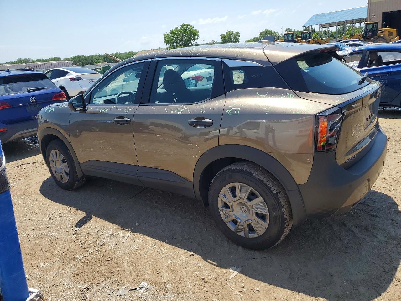 2025 Nissan Kicks S - Фото 2