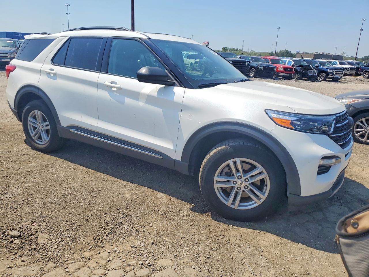 2023 Ford Explorer Xlt - Image 4
