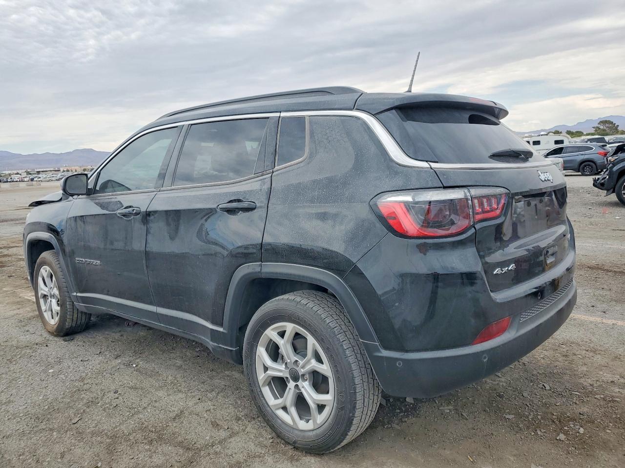 2025 Jeep Compass Latitude - Image 2
