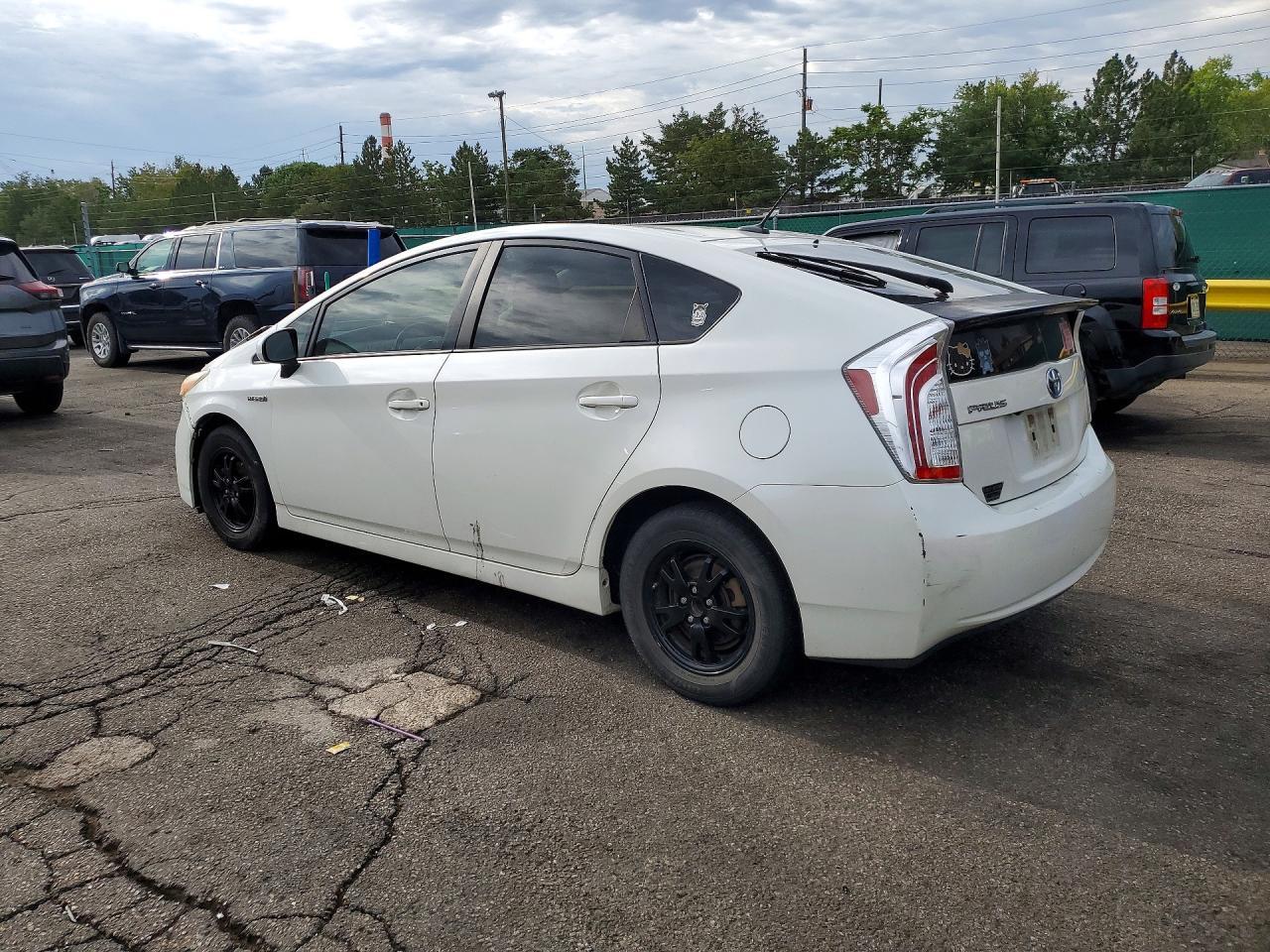 2014 Toyota Prius Three - Image 2