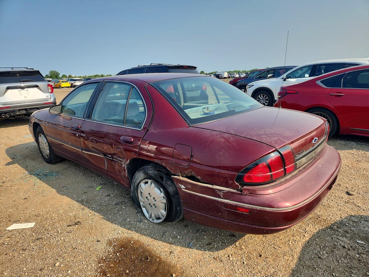 1997 Chevrolet Lumina Base - Фото 2