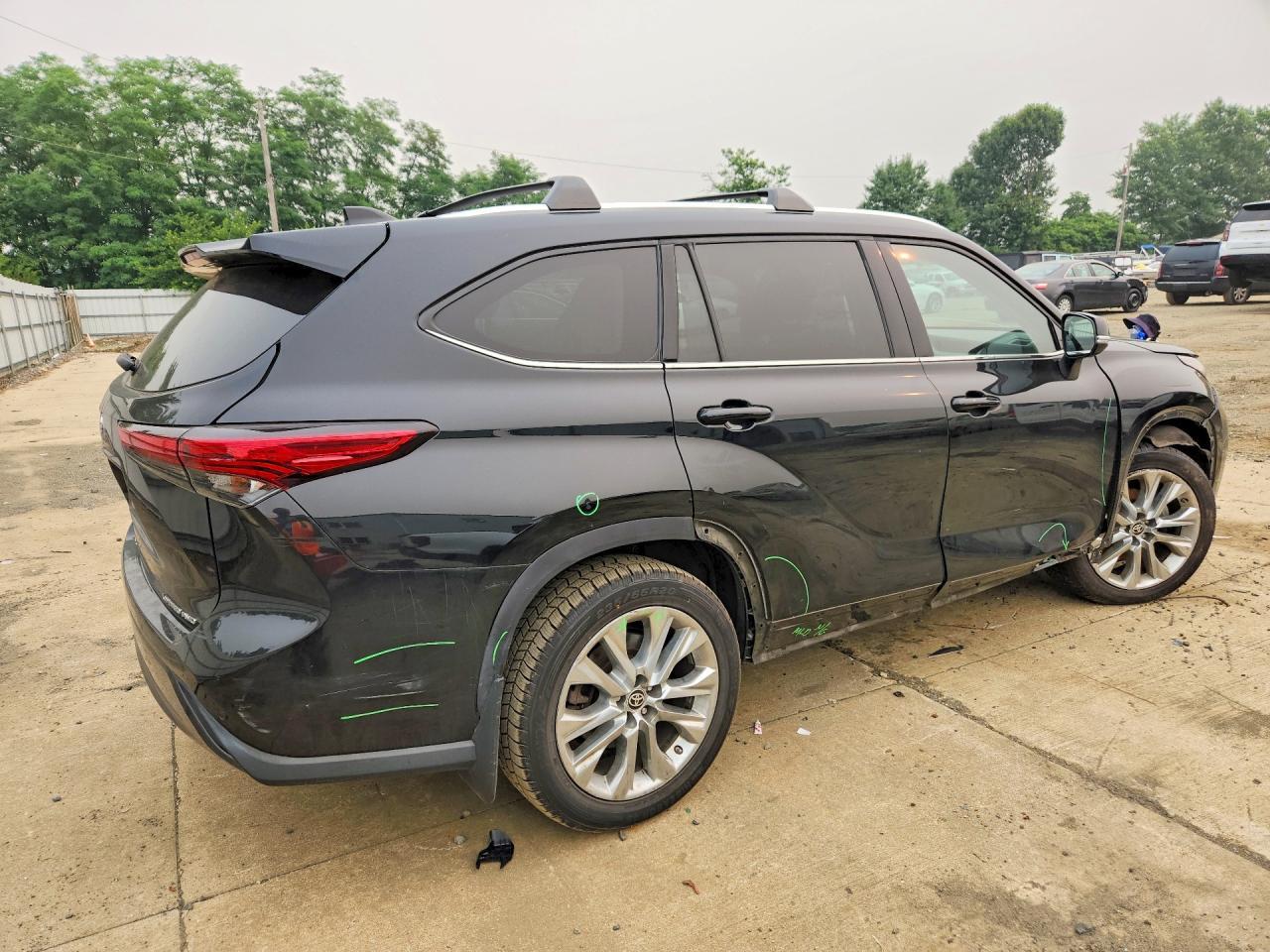 2021 Toyota Highlander Limited - Фото 3