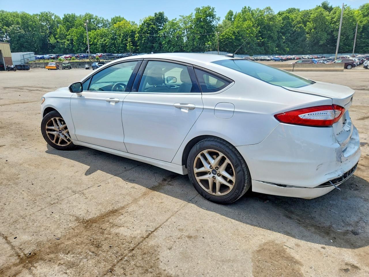 2016 Ford Fusion Se - Image 2
