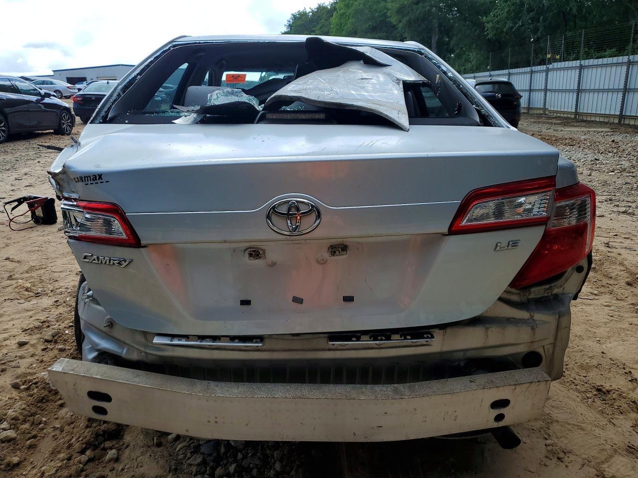 2012 Toyota Camry Le - Фото 6